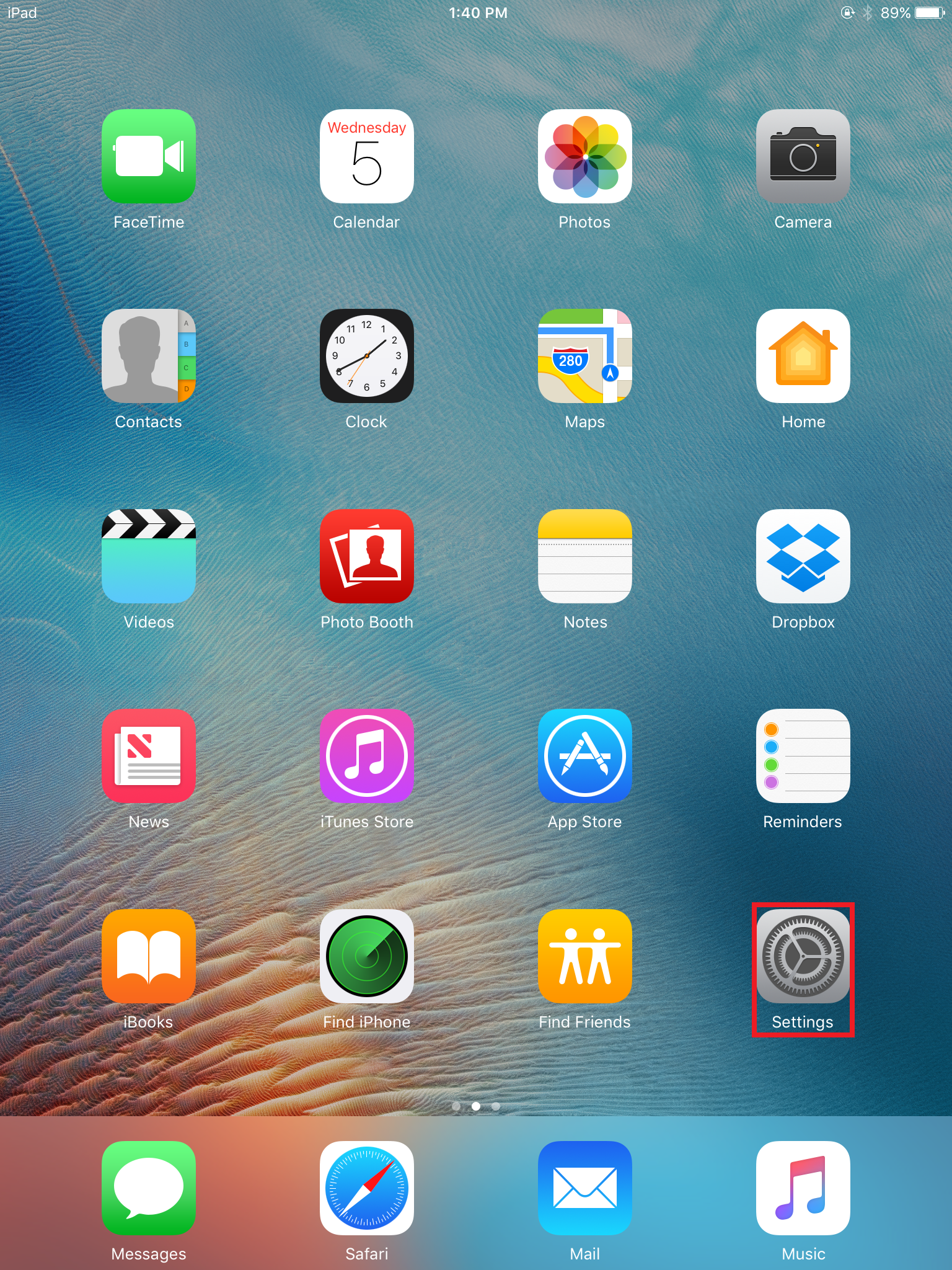 settings icon on the iPad 4 homescreen. 